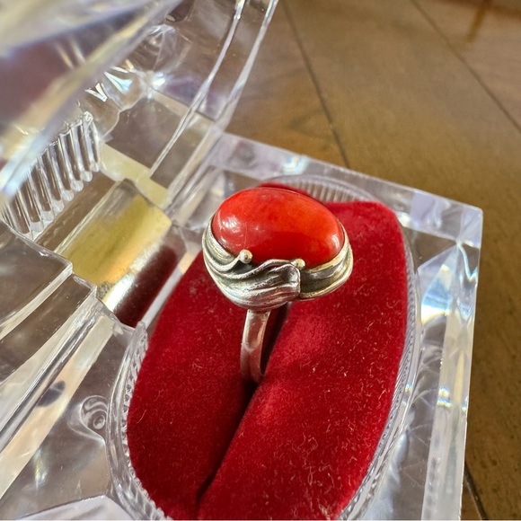 Vintage Marked Sterling Silver Ring with Red Coral Gemstone - size 6 1/4 - Picture 4 of 9
